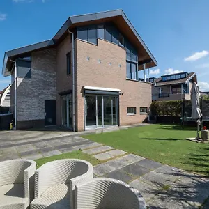 Big 5-bedroom House In Vakantiehuis
